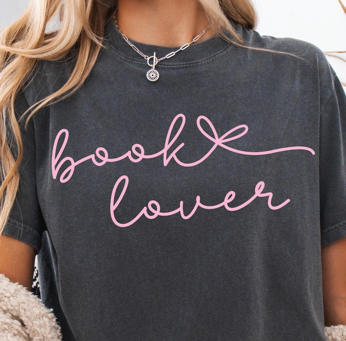Book Lover Tee Pepper